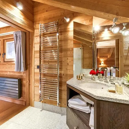 Noemie Chalet *