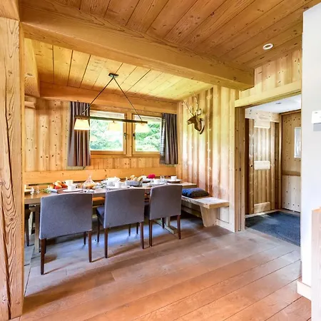 Noemie Chalet