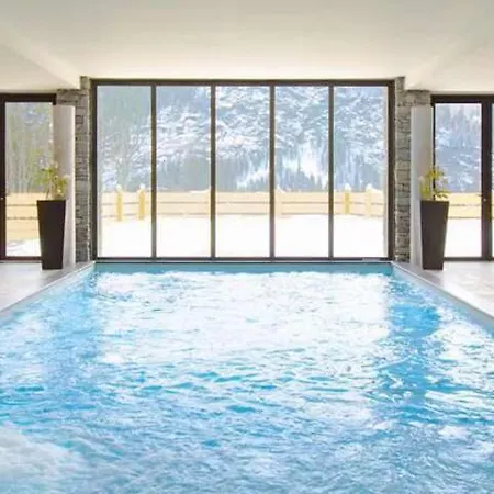 Noemie Chalet